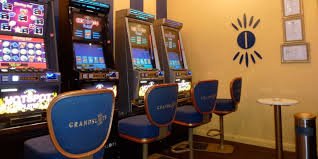 Antarmuka platform rawit slot dengan kategori permainan dan opsi pembayaran